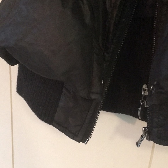 GUESS | Vintage 2004 Down Puffy Vest - Picture 5 of 8